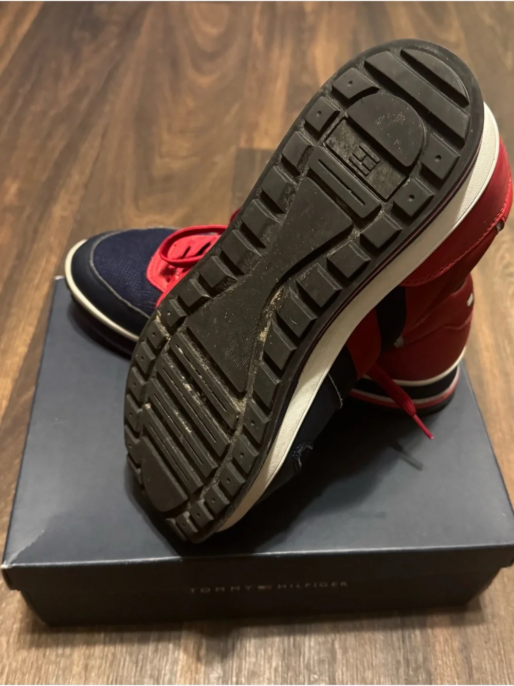Tommy Hilfiger Men’s Navy and Red Low-Top Sneakers